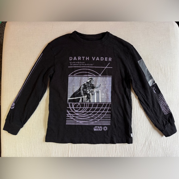 GAP x Star Wars Darth Vader Long Sleeve Graphic Tee - Picture 1 of 6